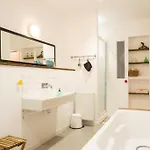 La Maison Du Merle: Le Charme En Centre-ville *