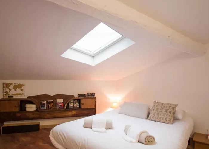 La Maison Du Merle: Le Charme En Centre-ville Nyaraló *